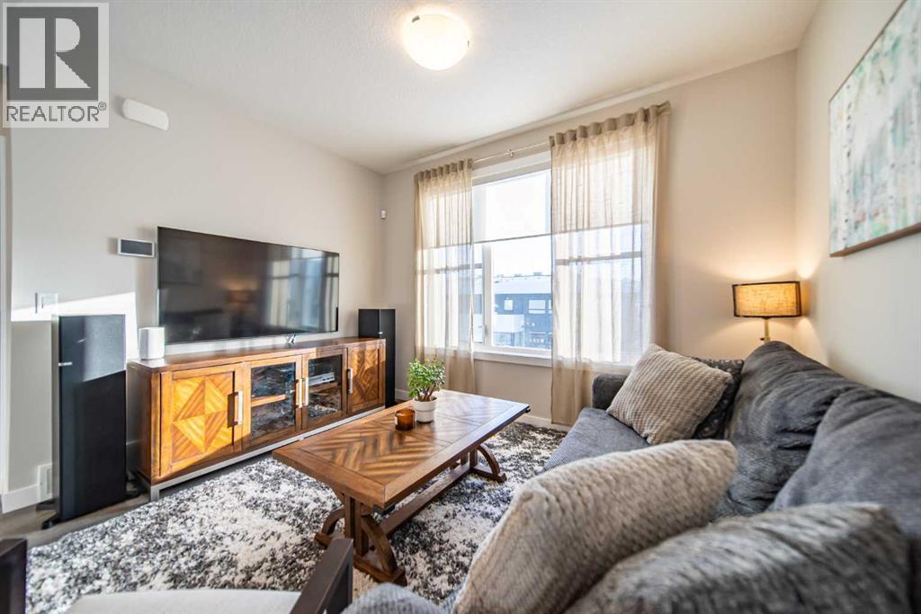 713 Crestridge Common SW