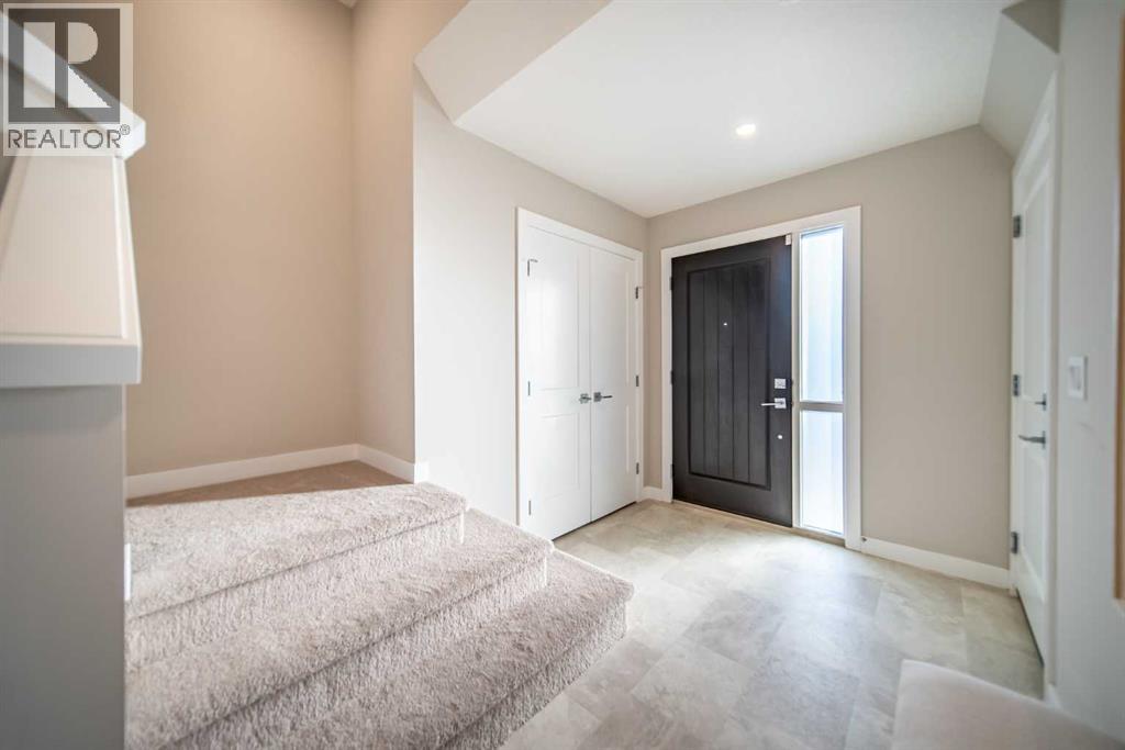 713 Crestridge Common SW