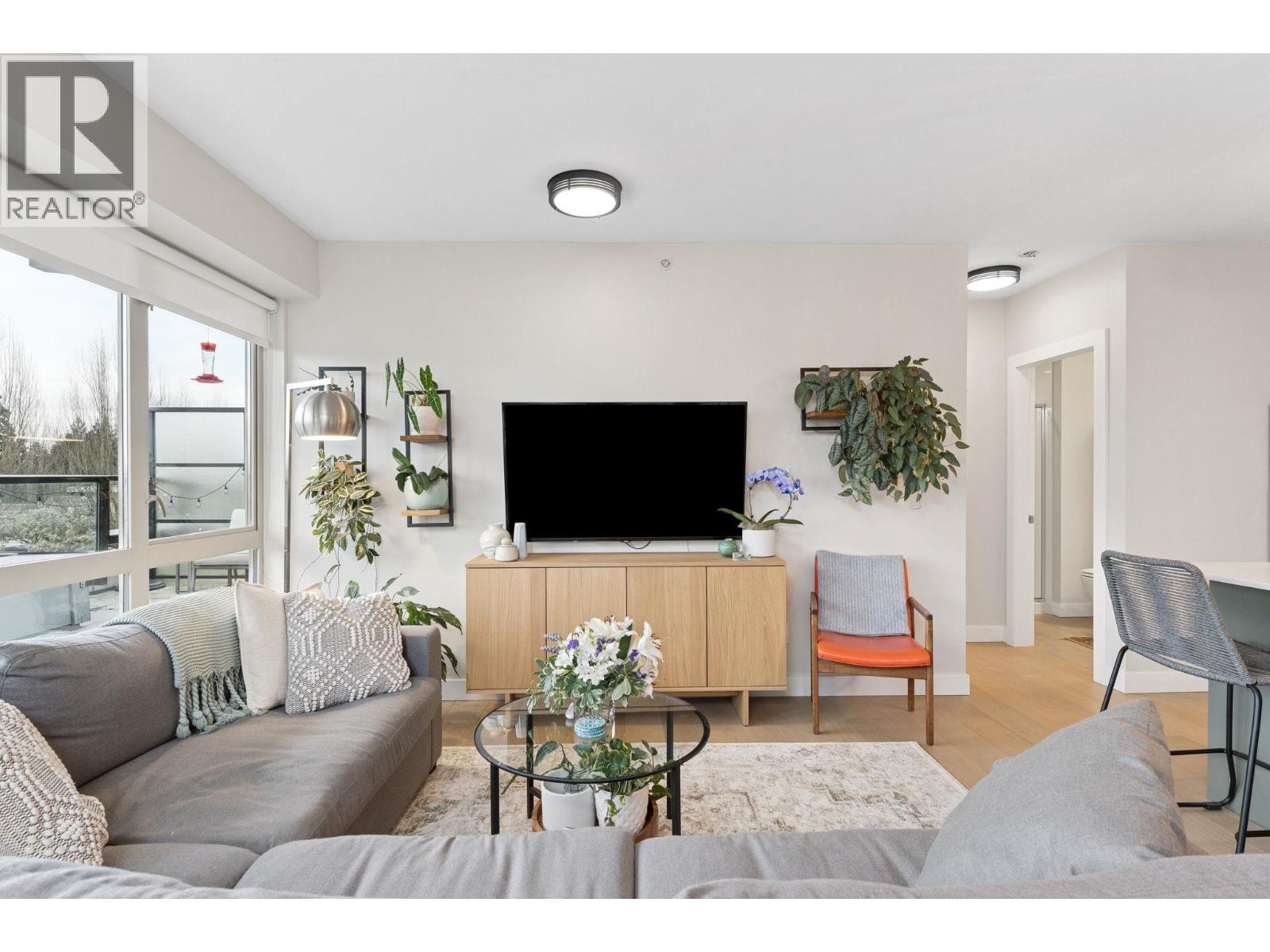 403 1330 MARINE DRIVE