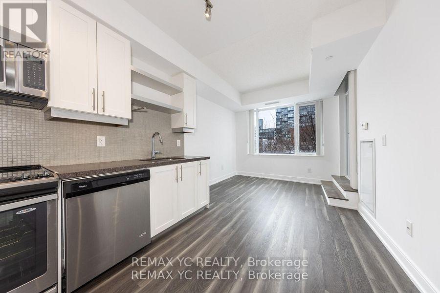 217 - 525 ADELAIDE STREET W