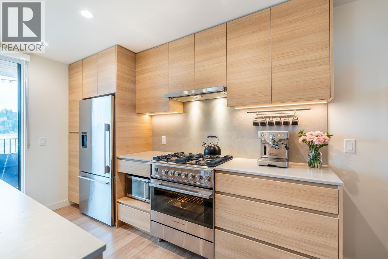 12 6340 MARKET AVENUE