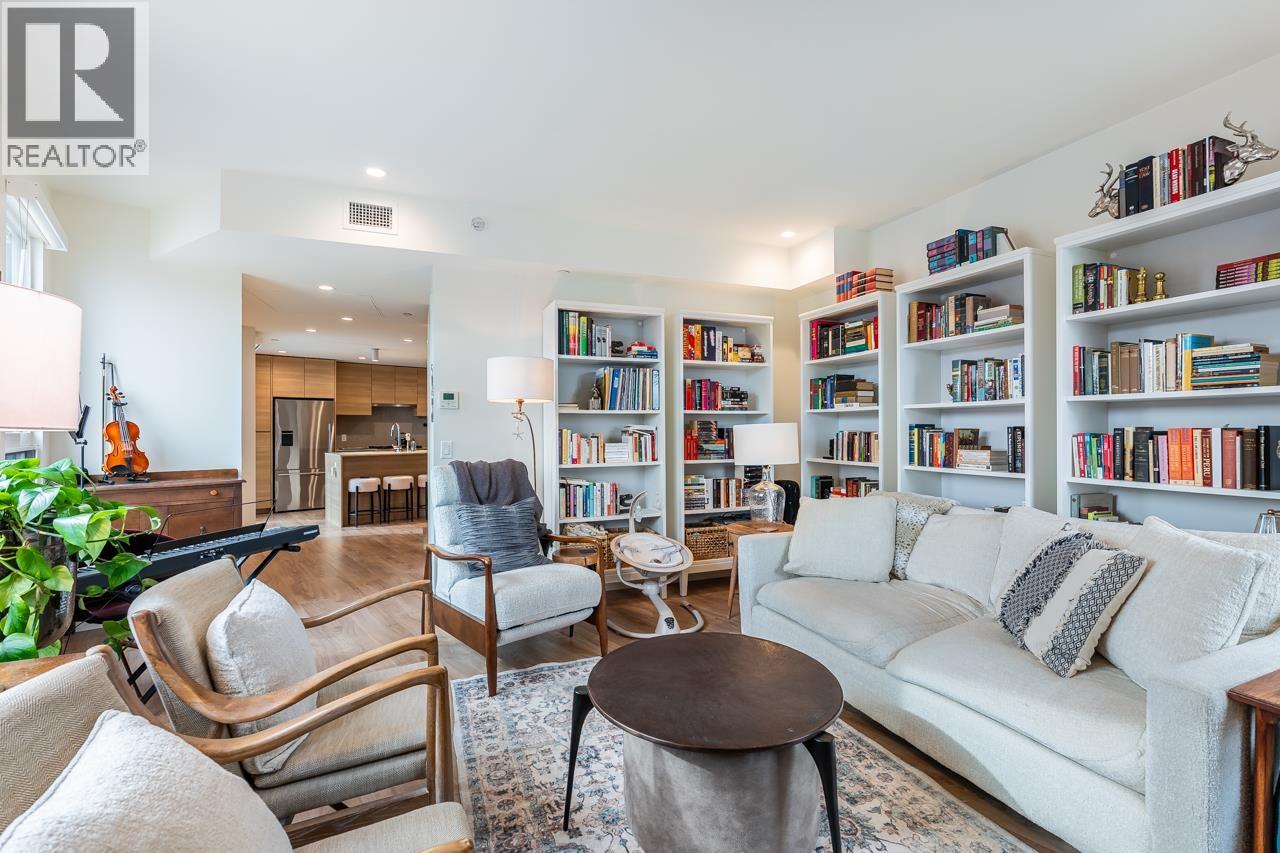 12 6340 MARKET AVENUE