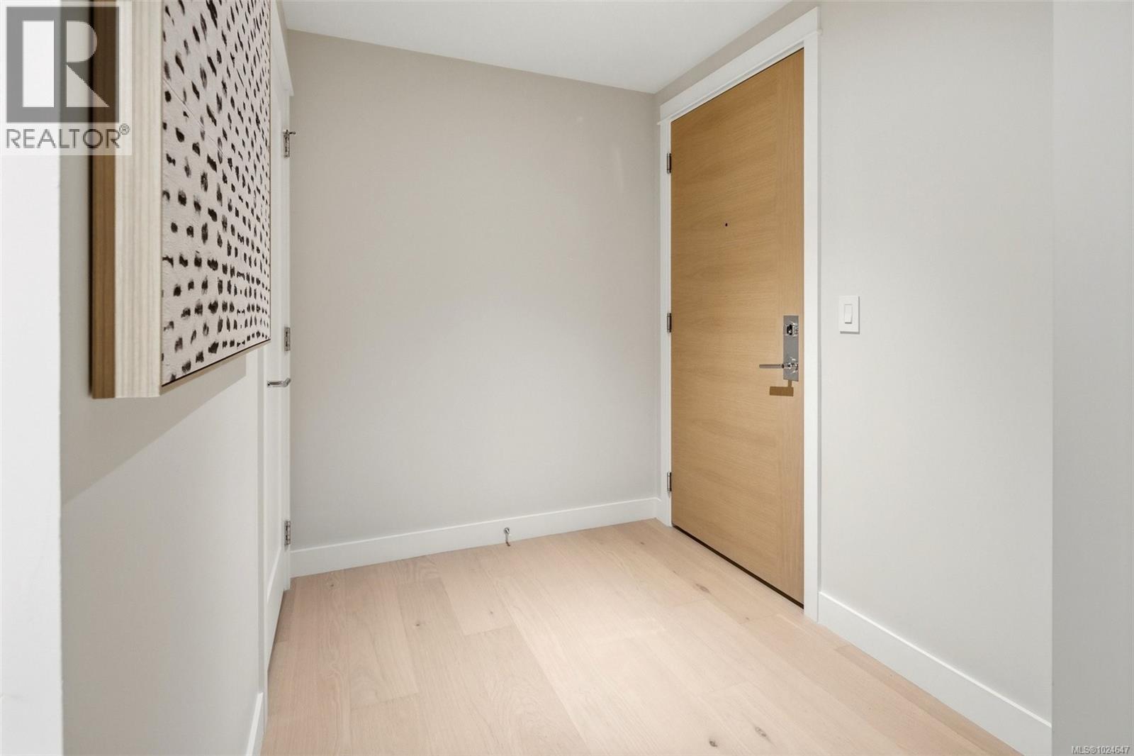 306 5229 Cordova Bay Rd