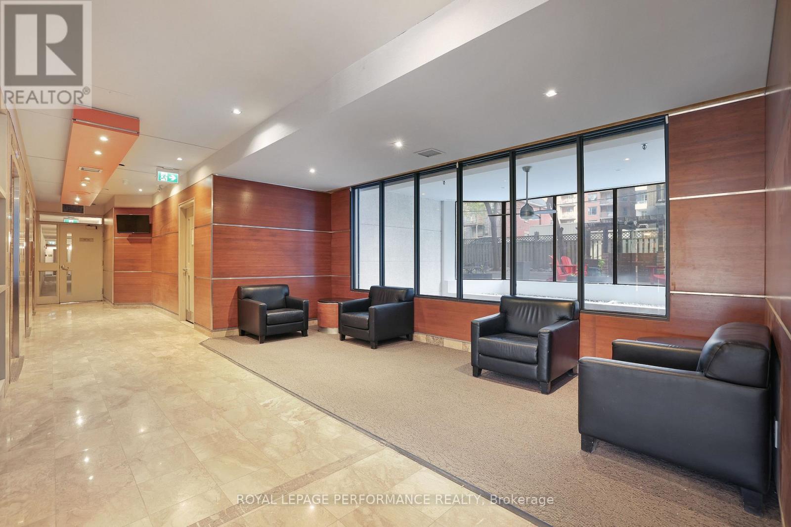 1701 - 470 LAURIER AVENUE W