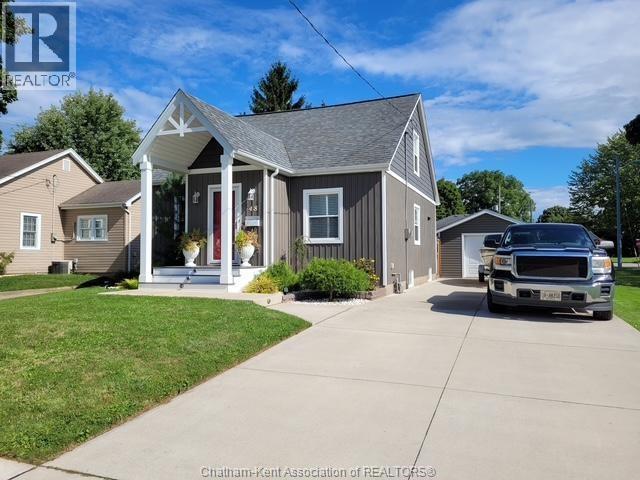48 tweedsmuir AVENUE East