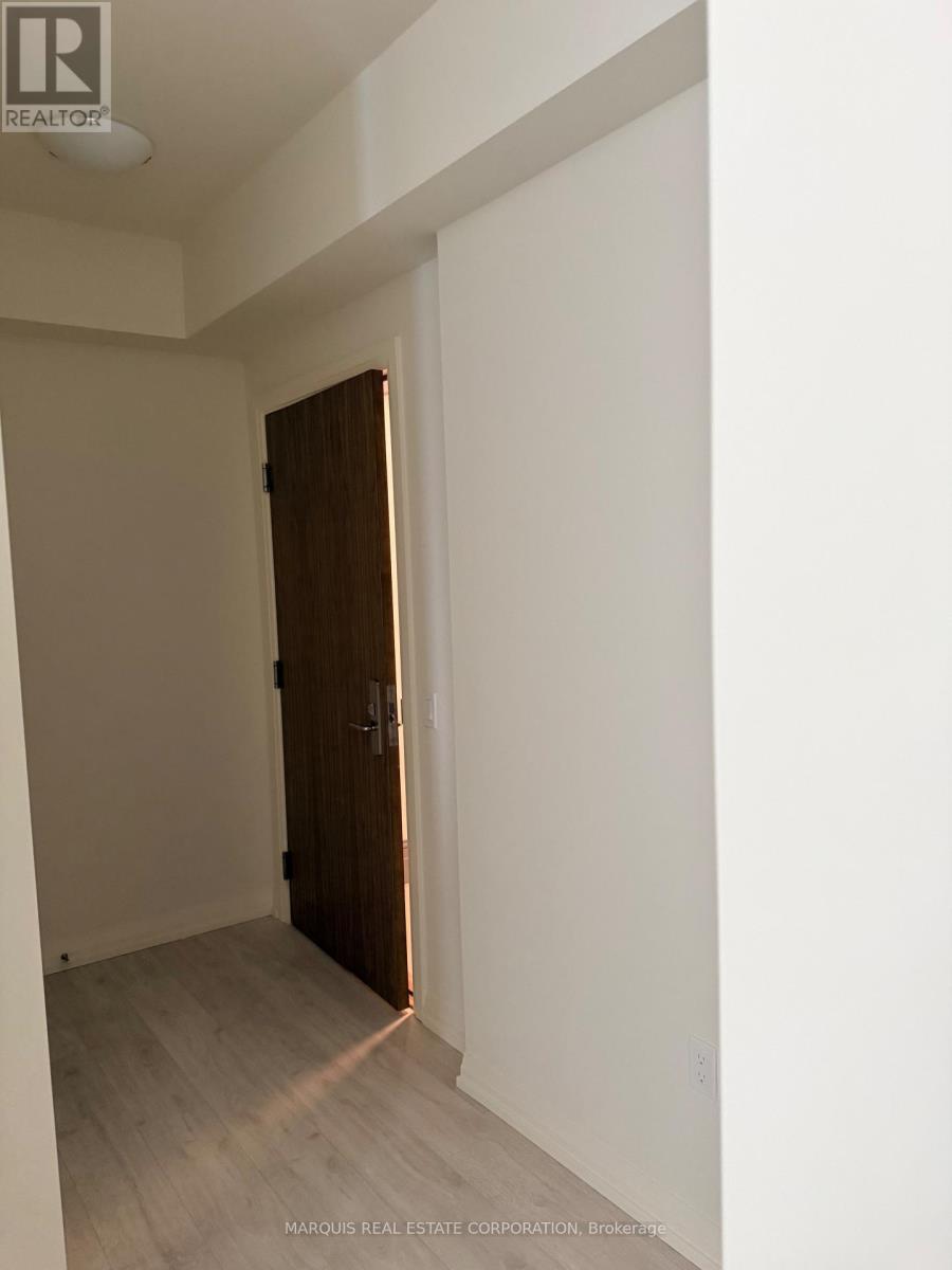 2111 - 27 KORDA GATE