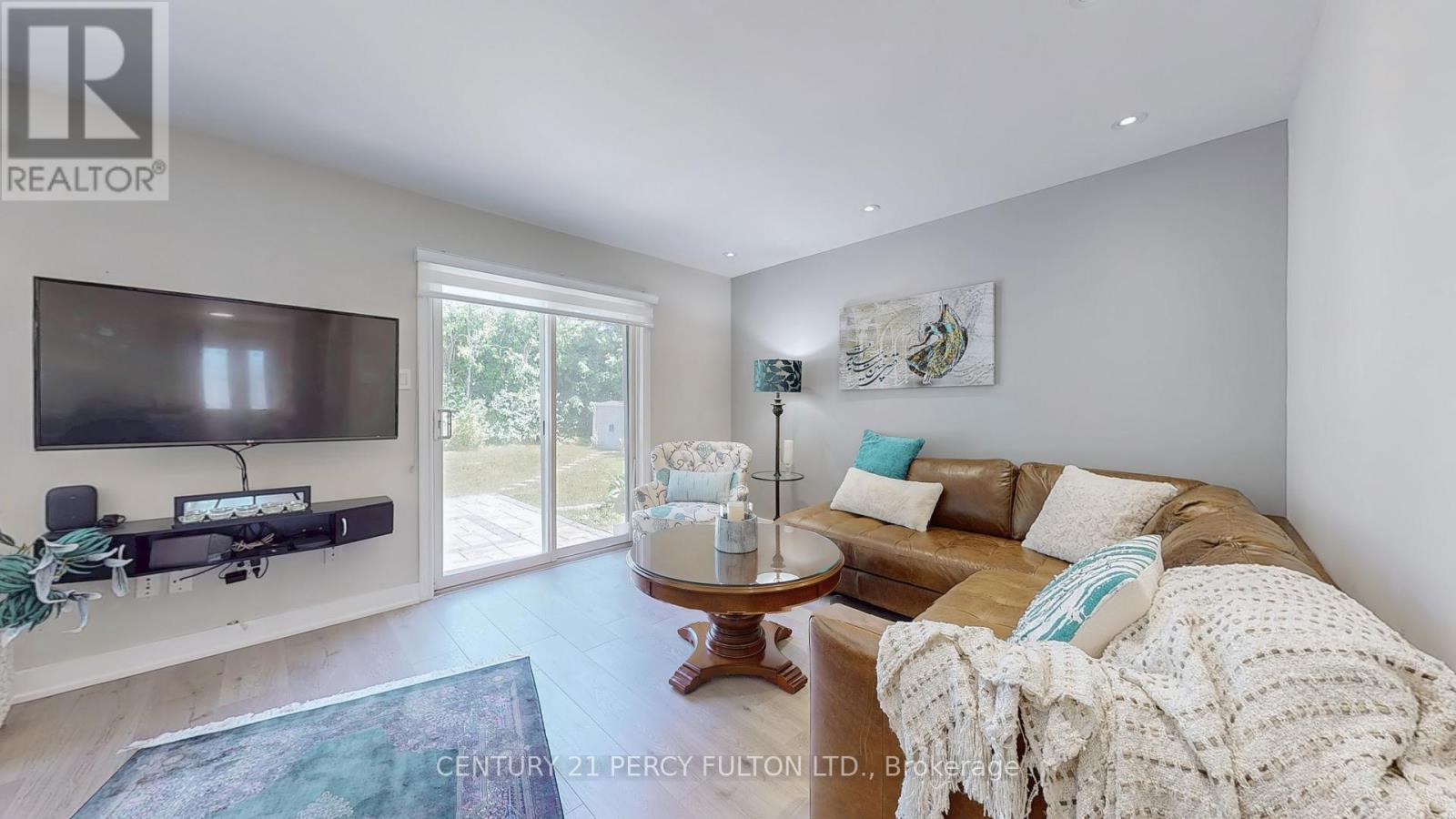158 HOLM CRESCENT