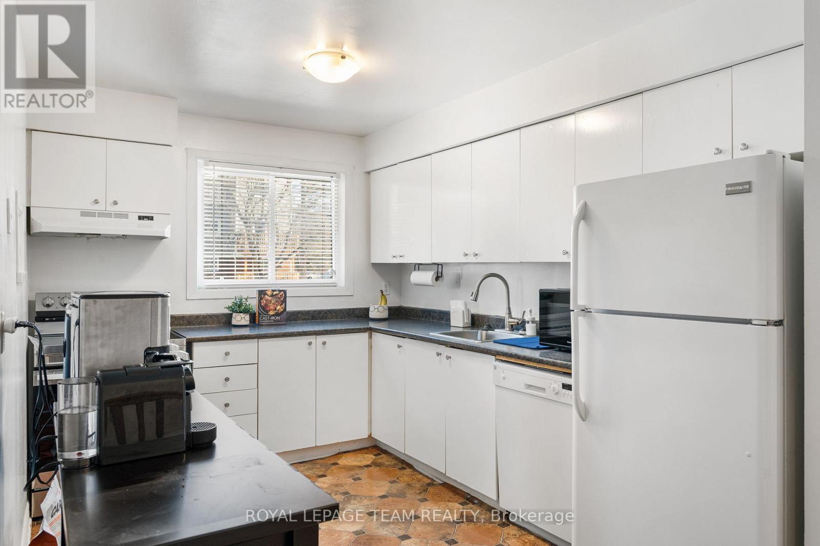 4 - 160 FENERTY COURT