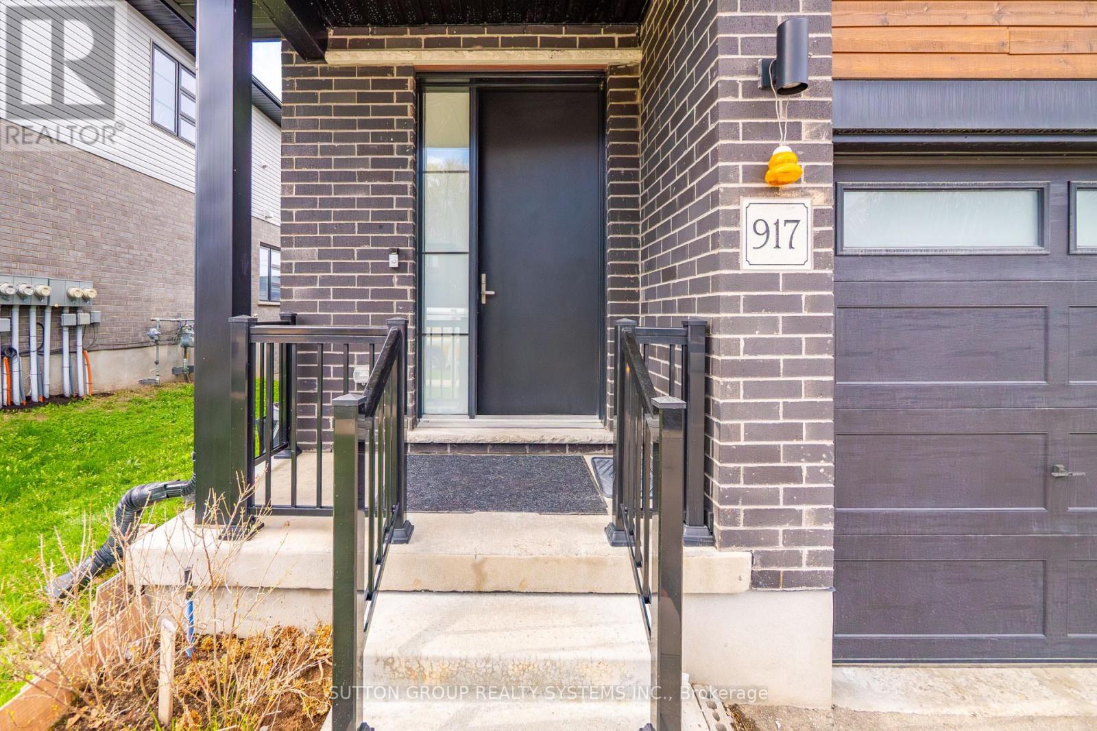 917 ROBERT FERRIE DRIVE