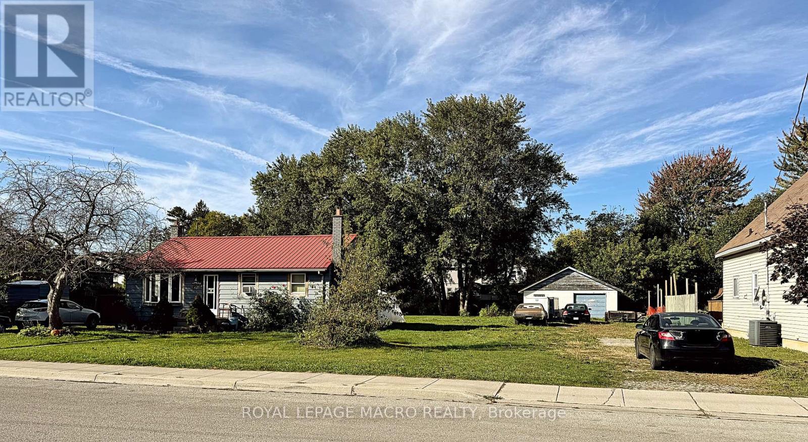 128 METCALFE STREET S