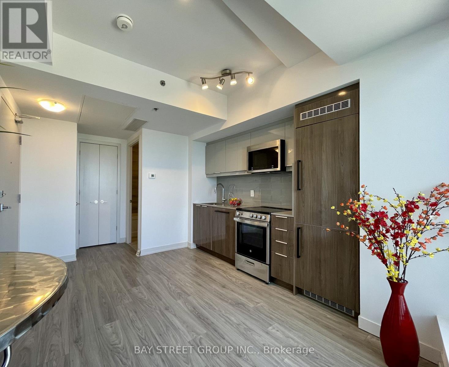 808 - 90 GLEN EVEREST ROAD