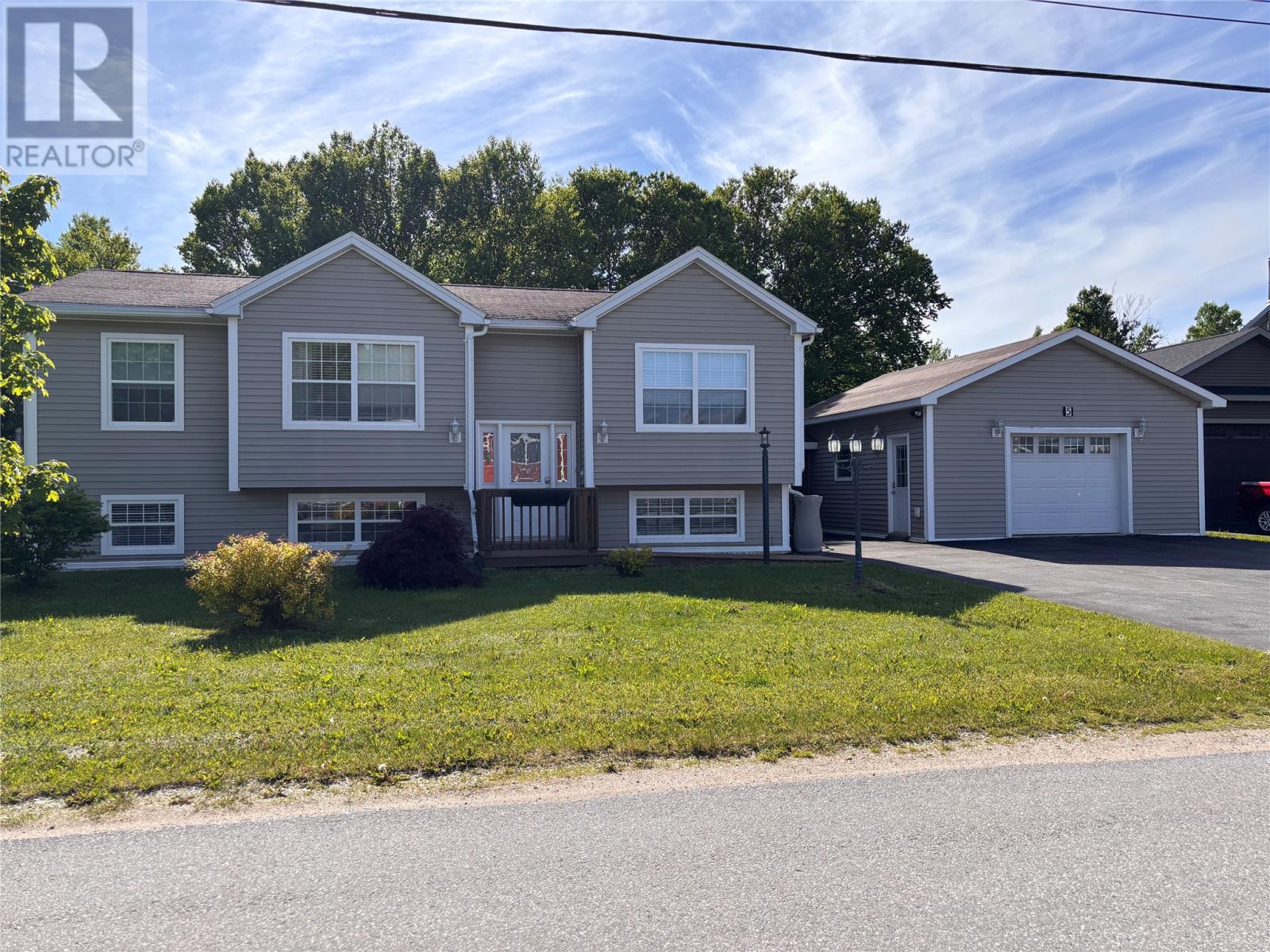 5 Oakes Road