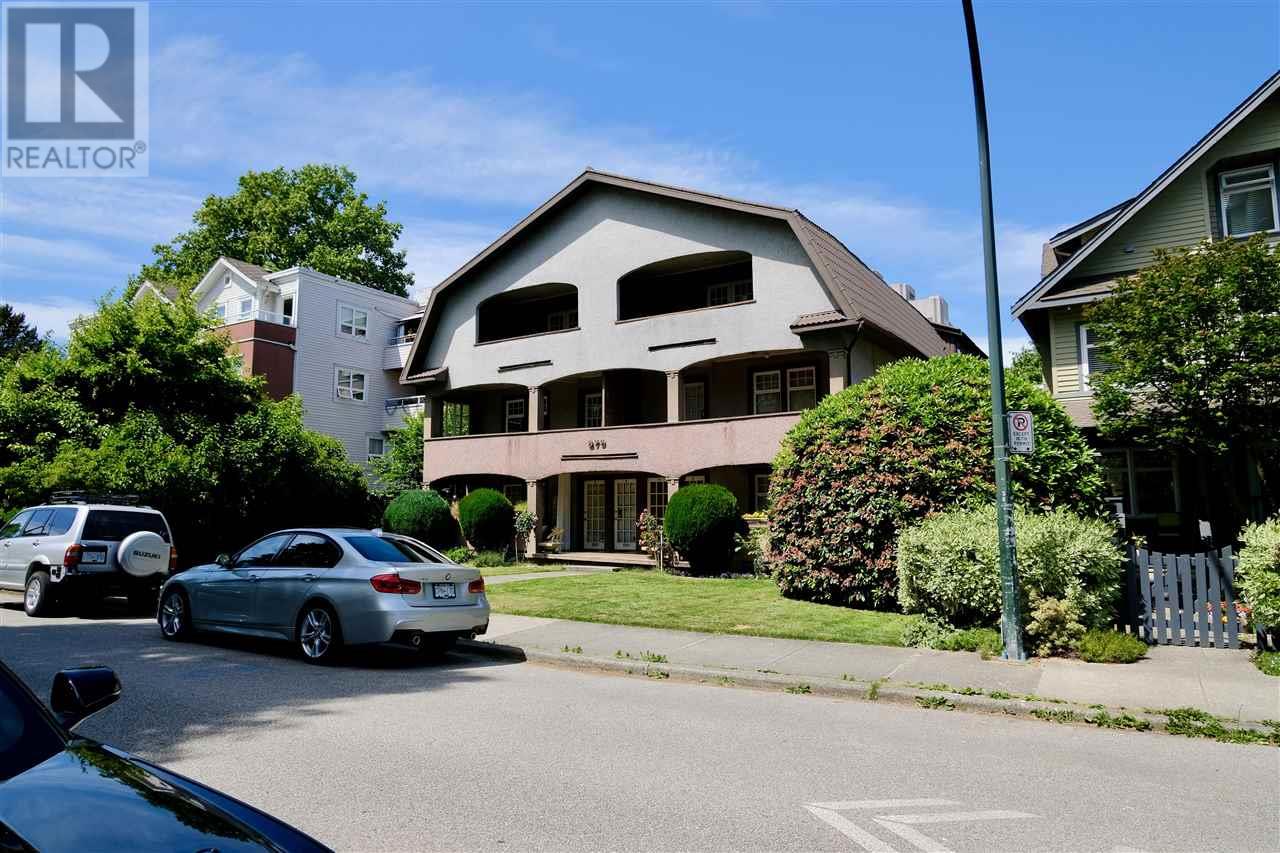 875 W 14TH AVENUE