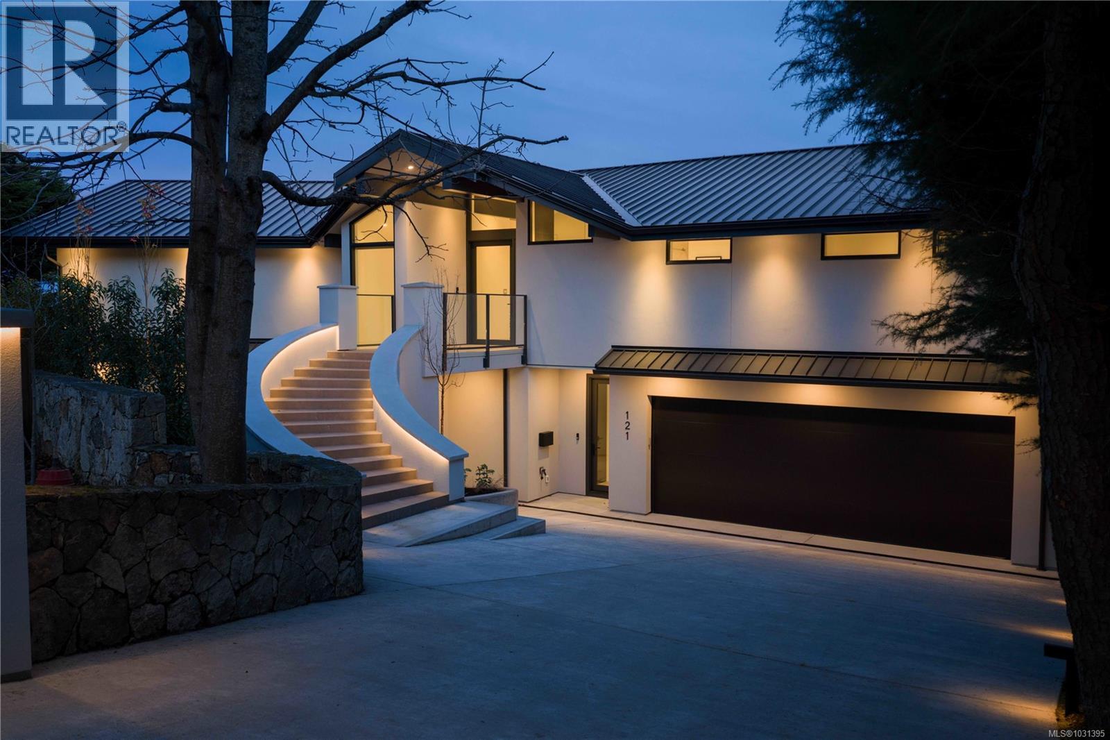 121 Denison Rd