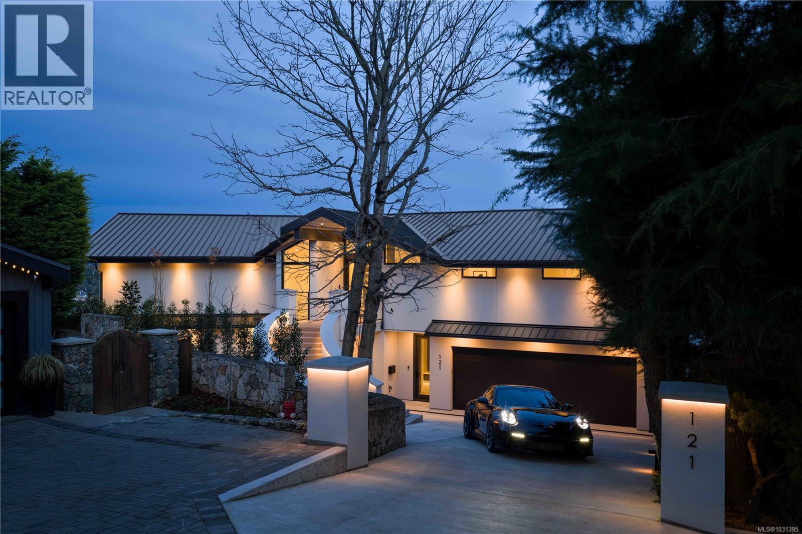 121 Denison Rd