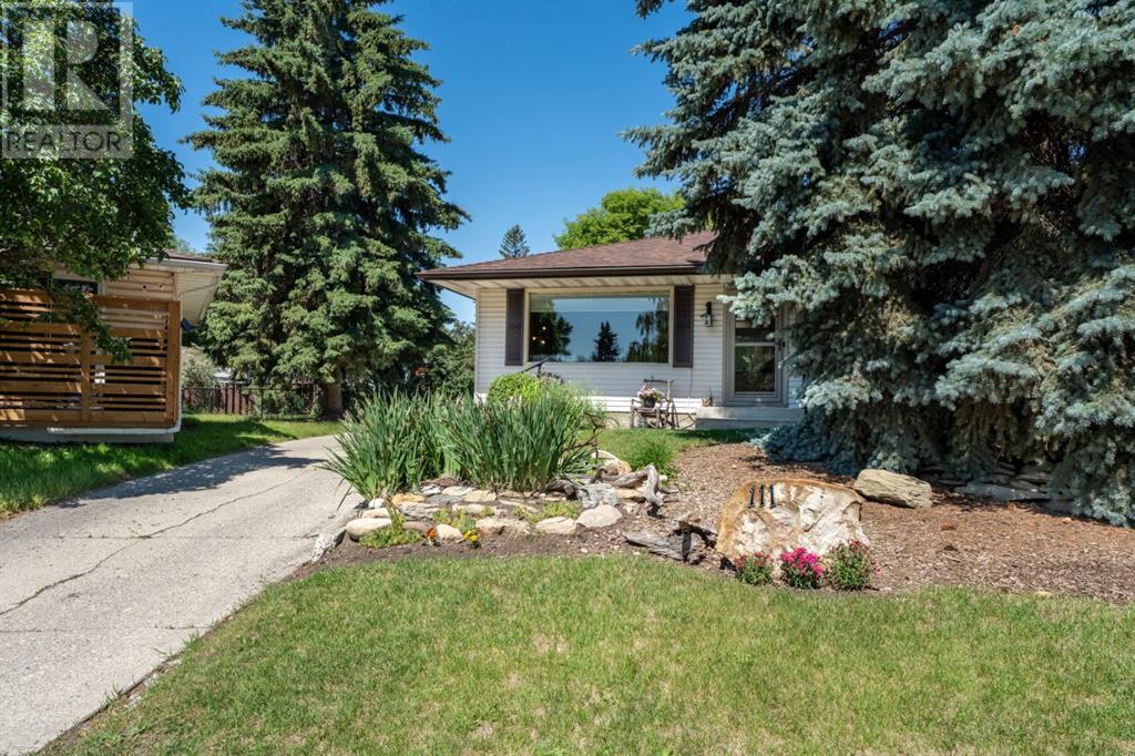 111 Lynnbrook Bay SE