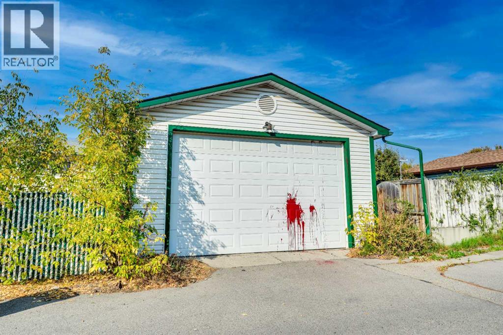 4764 Rundlewood Drive NE