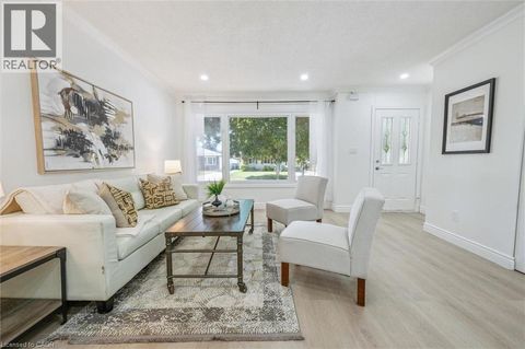 72 FERNDALE Avenue Guelph ON N1E1B5