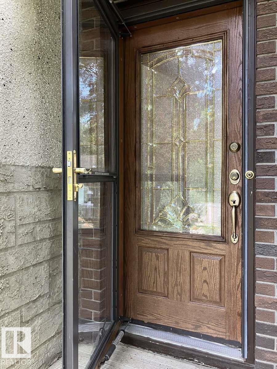 15212 86 AV NW
