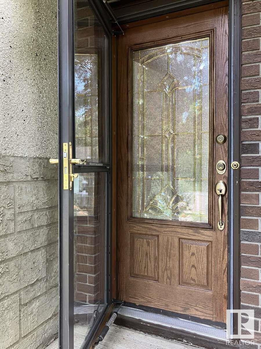 15212 86 AV NW