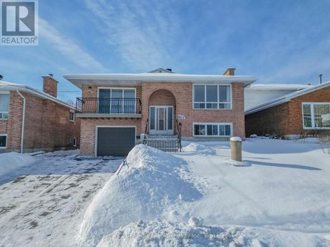 611 DOUGLAS STREET North Bay (Central) ON P1B5N9