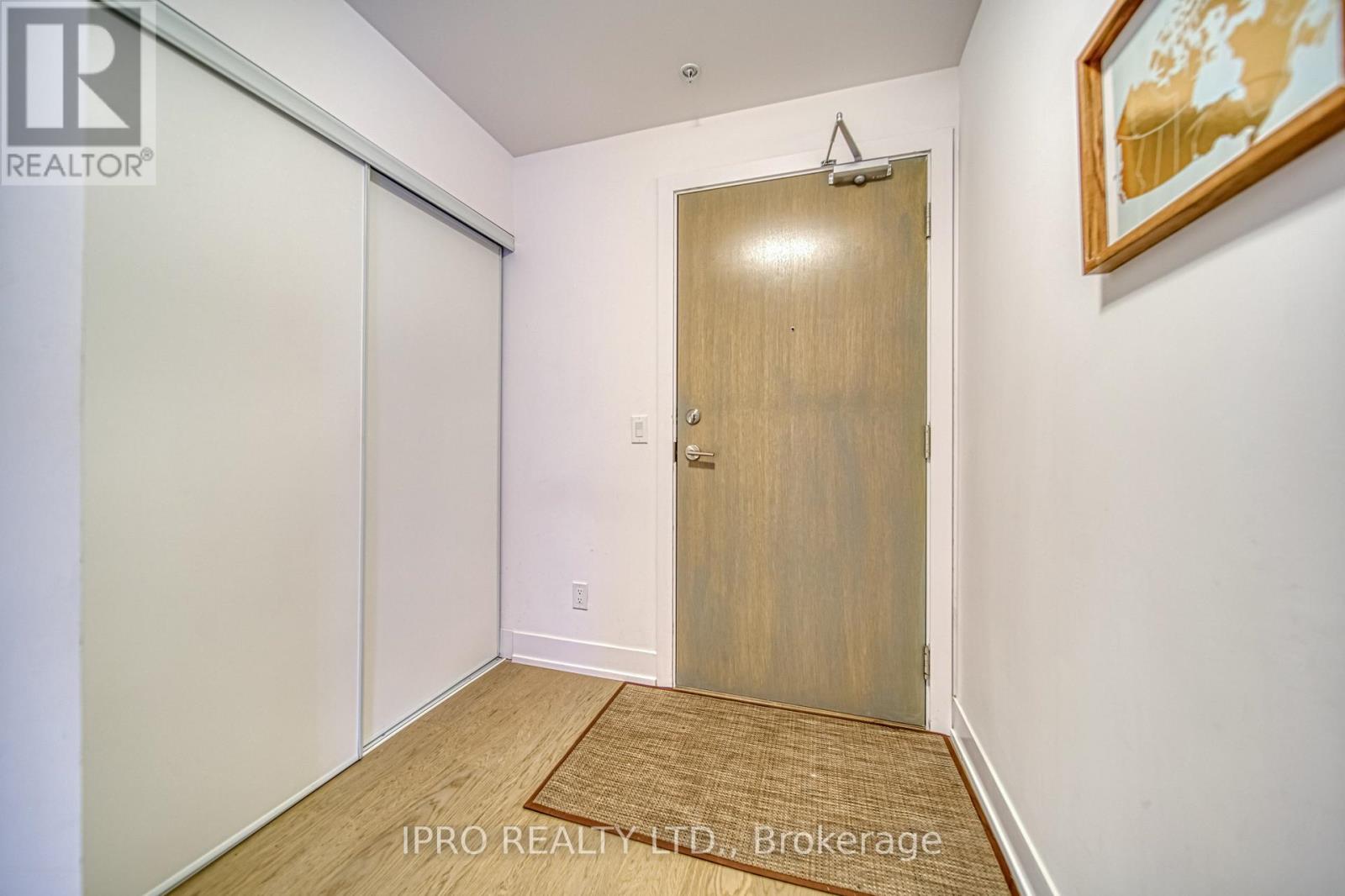 701 - 7 KENASTON GARDENS