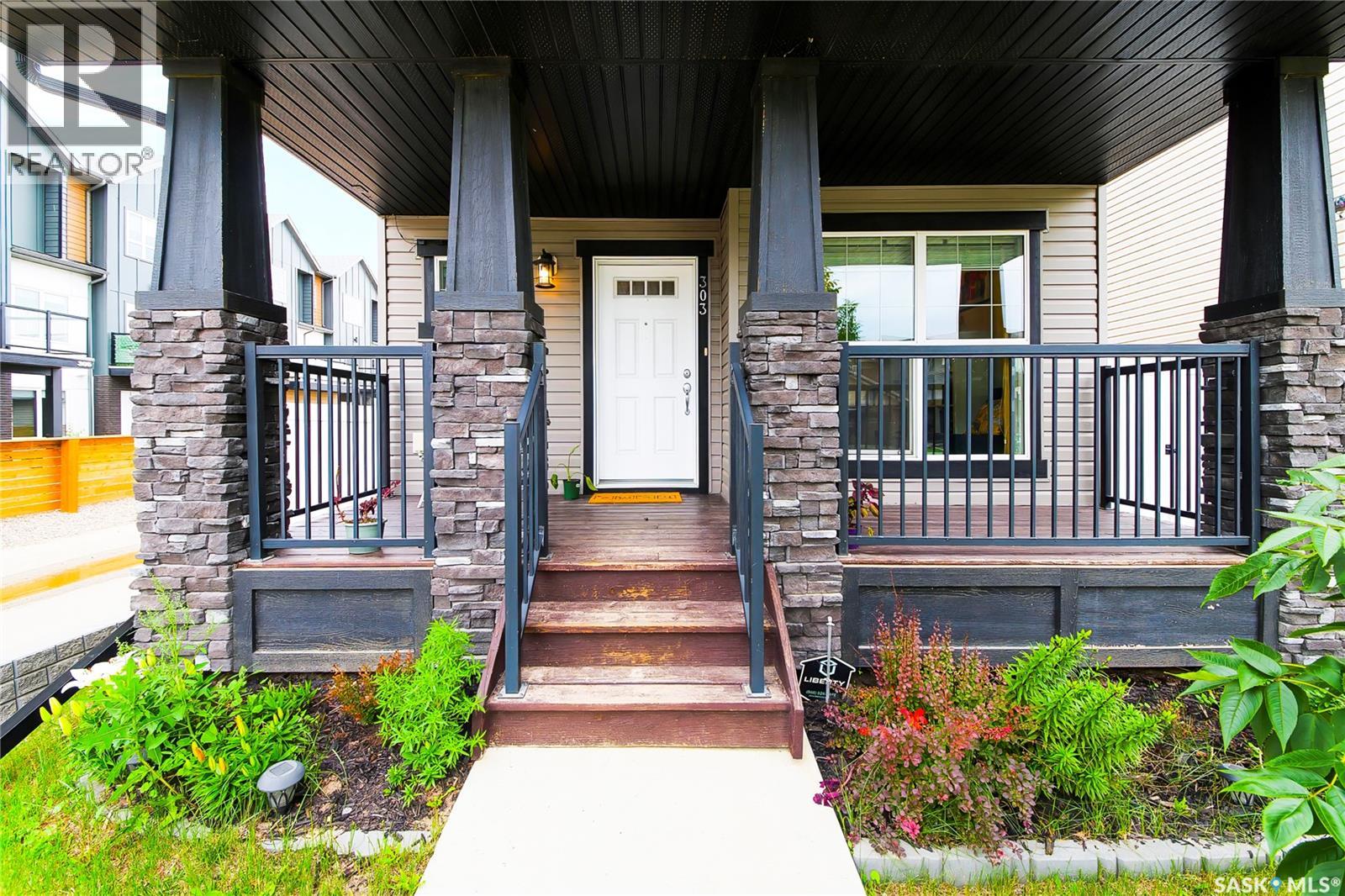 303 Delainey MANOR