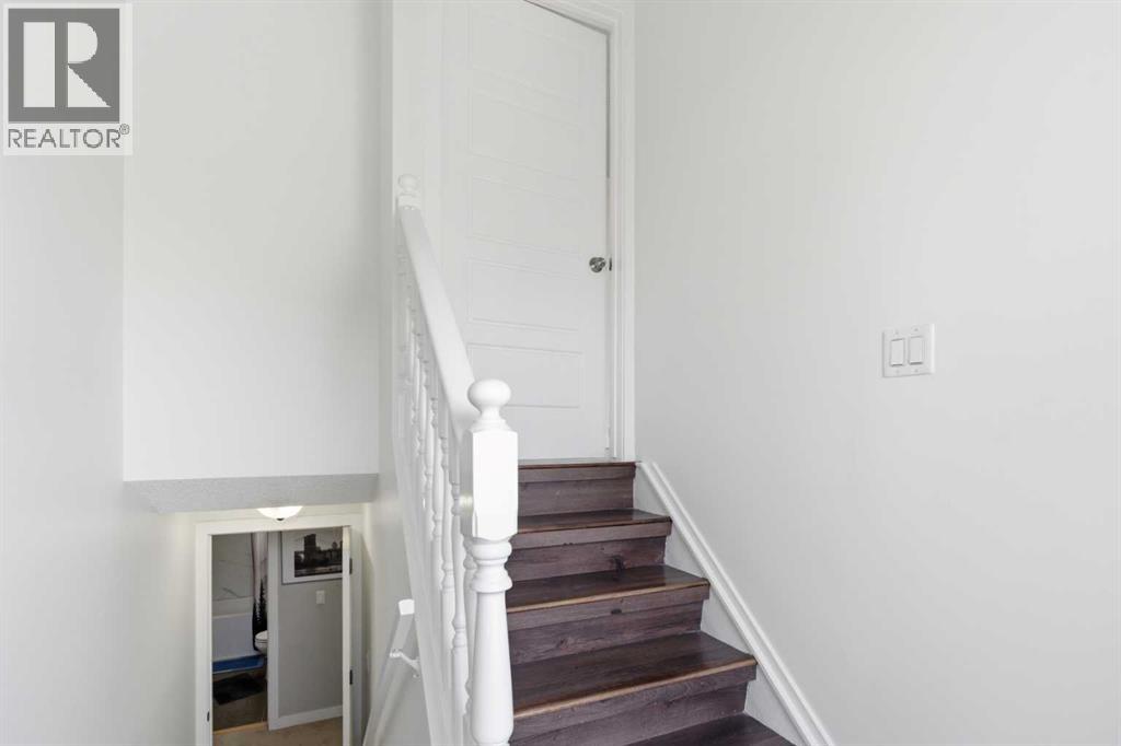 263 Doverview Crescent SE