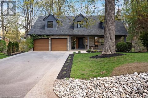 304 FERNDALE Place Waterloo ON N2J3X9