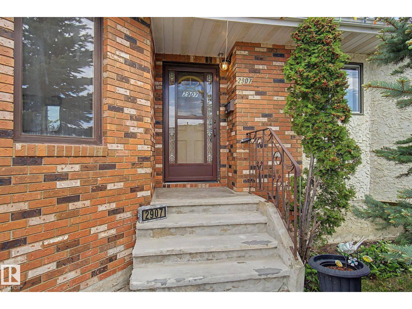 2907 49 ST NW