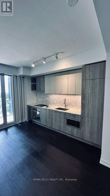 1101 - 2020 BATHURST STREET