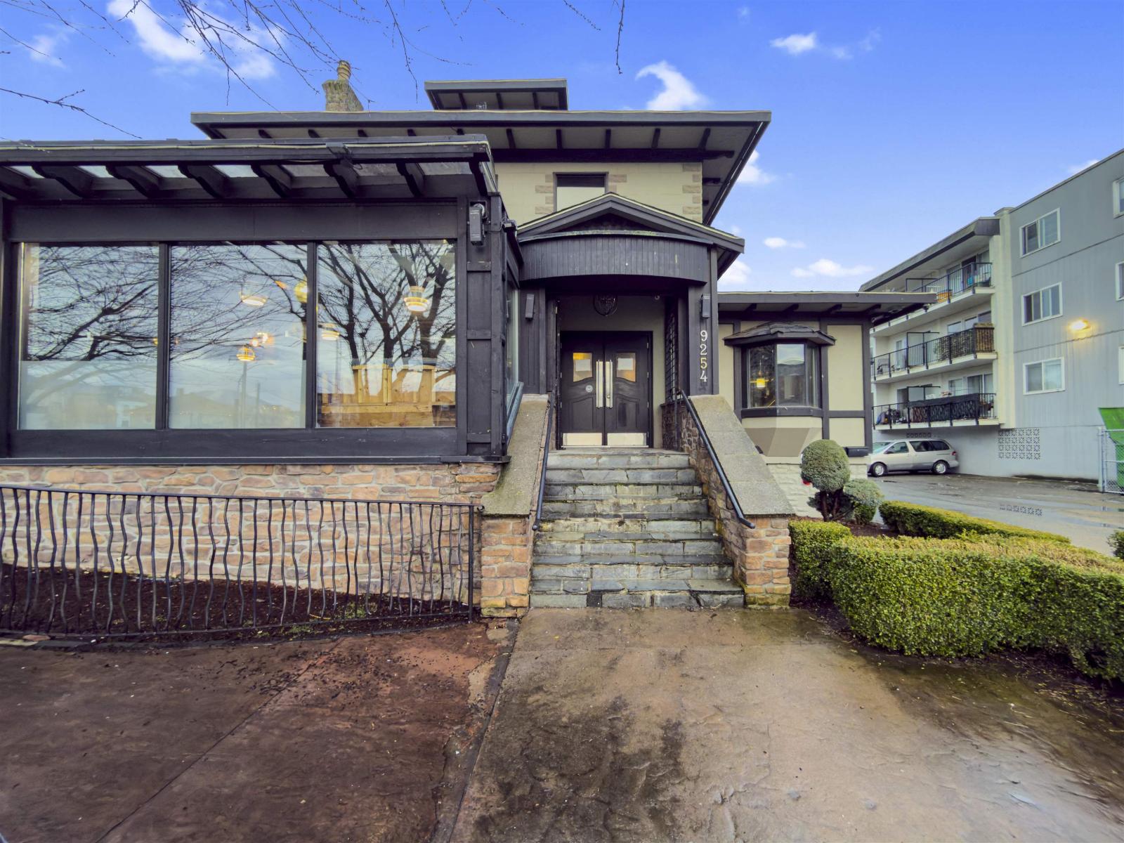 9254 NOWELL STREET|Chilliwack Proper East