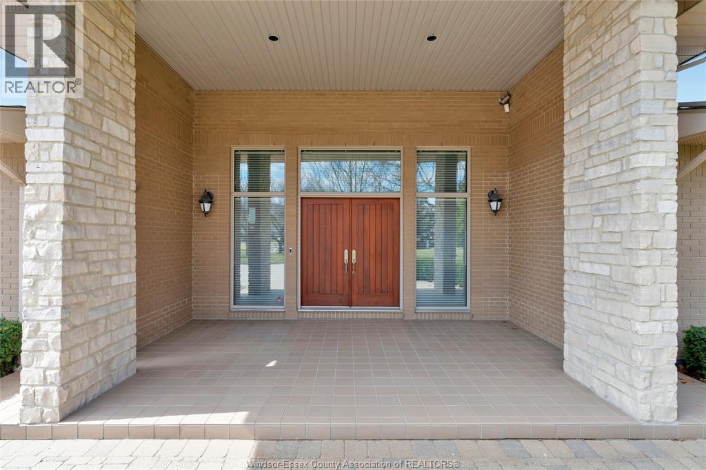30 EMERALD LANE