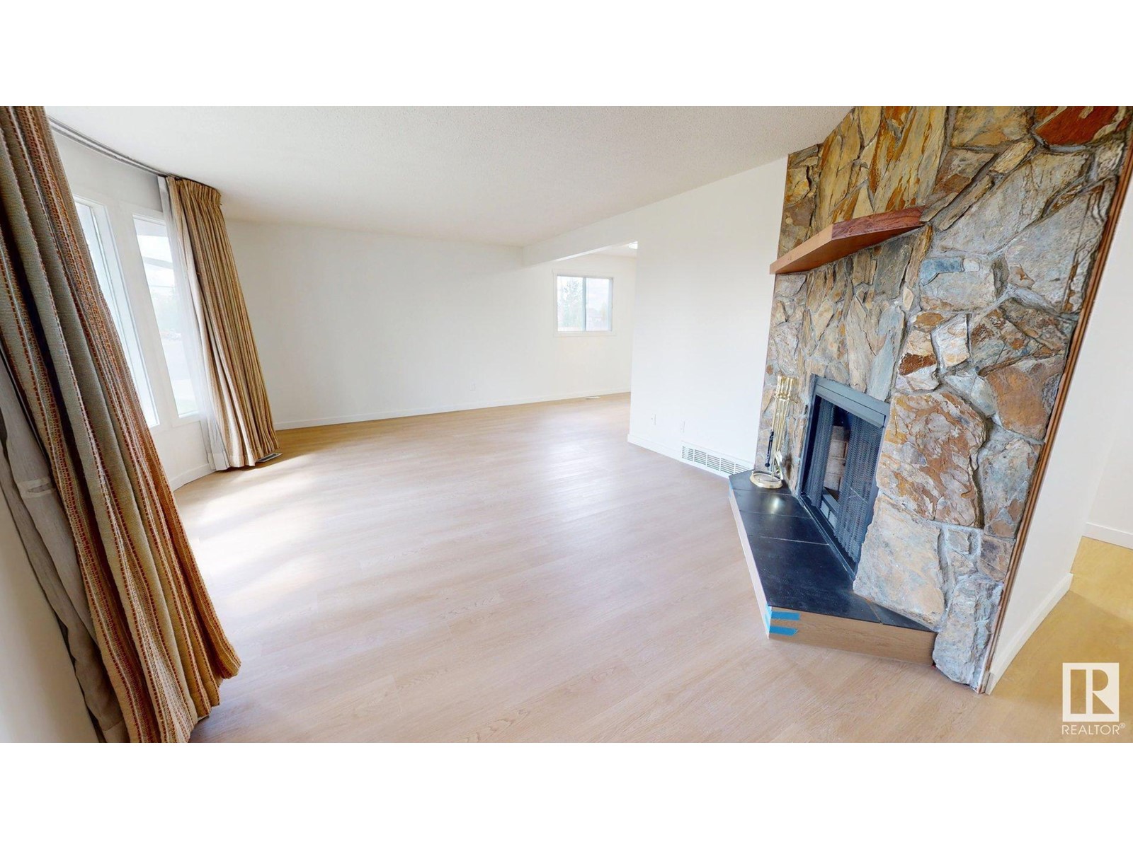 6637 POPLAR DR