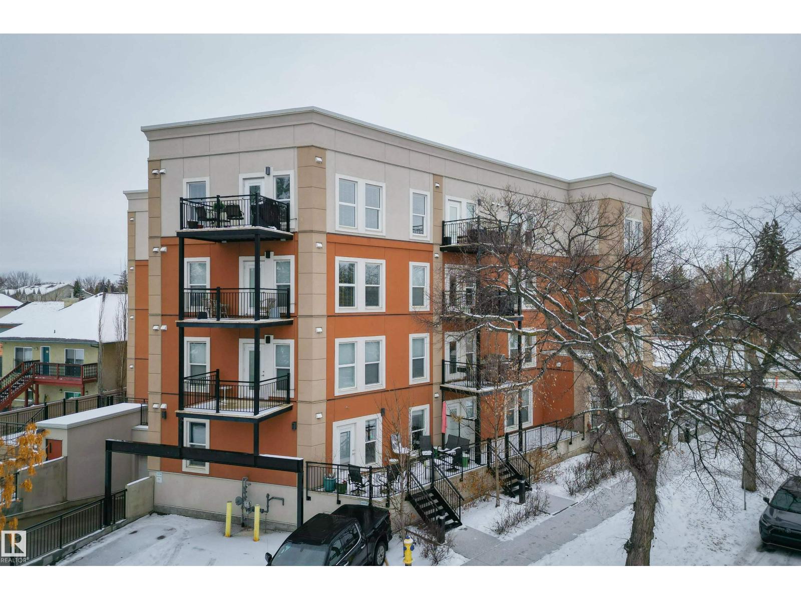 #405 10126 144 ST NW NW