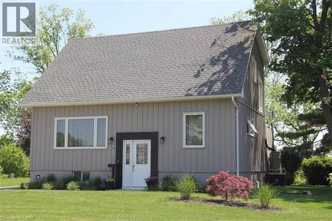 46 CLARA Crescent Brantford ON N3S7E1