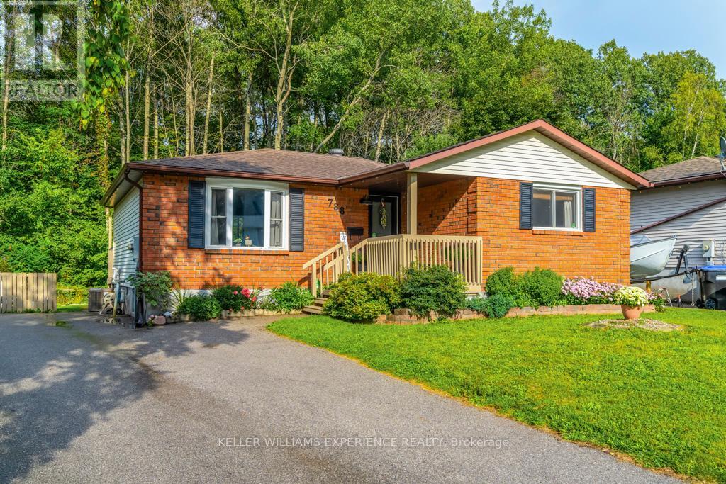 Photo 1 of 21 — 788 Birchwood Drive, Midland, ON L4R4Y2