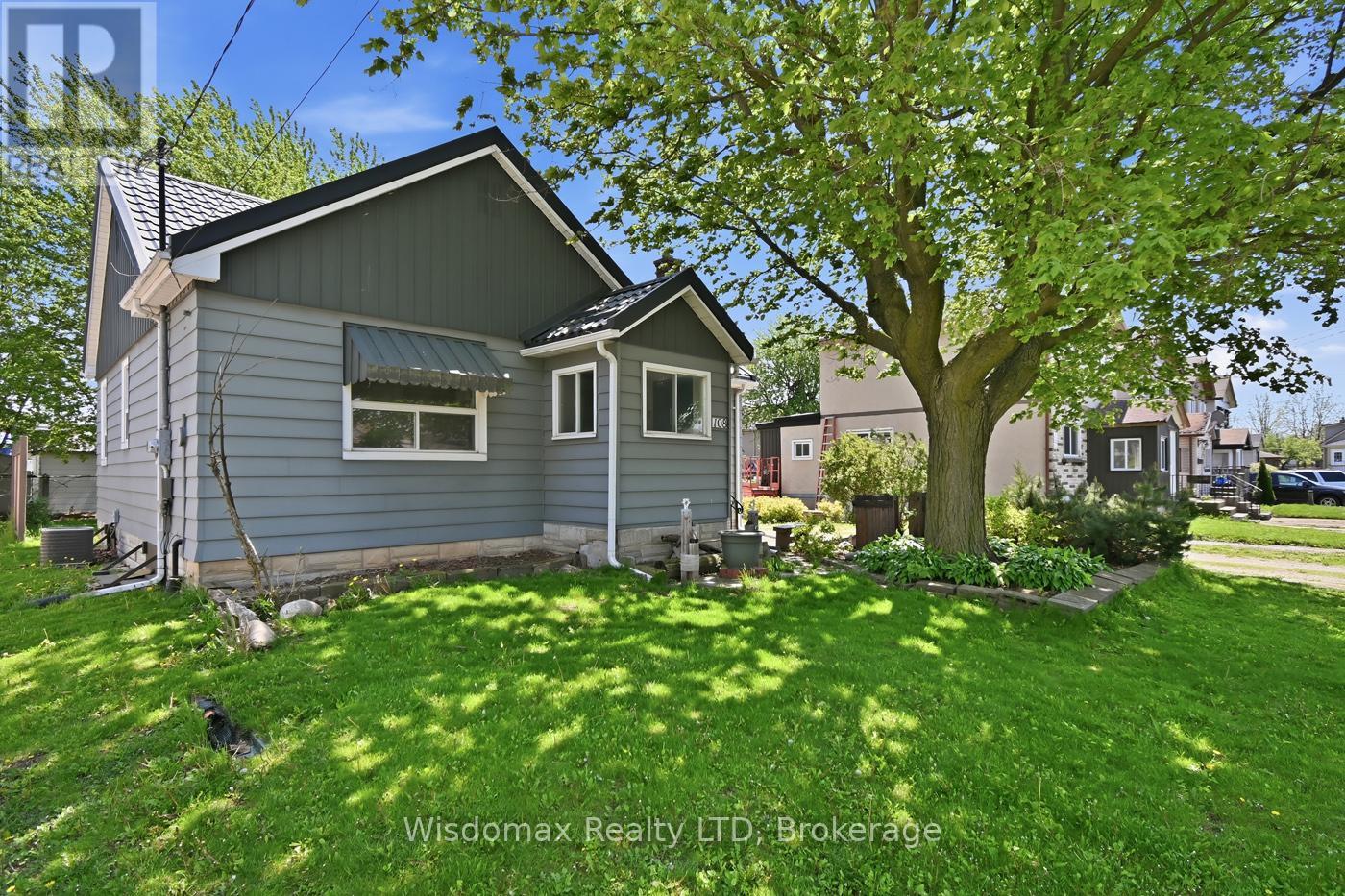 108 QUEEN STREET S