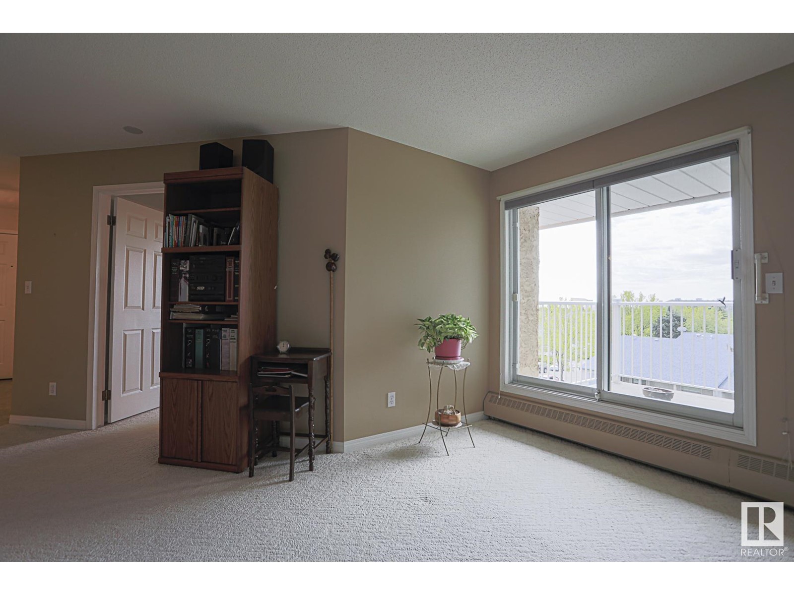 #408 9760 176 ST NW