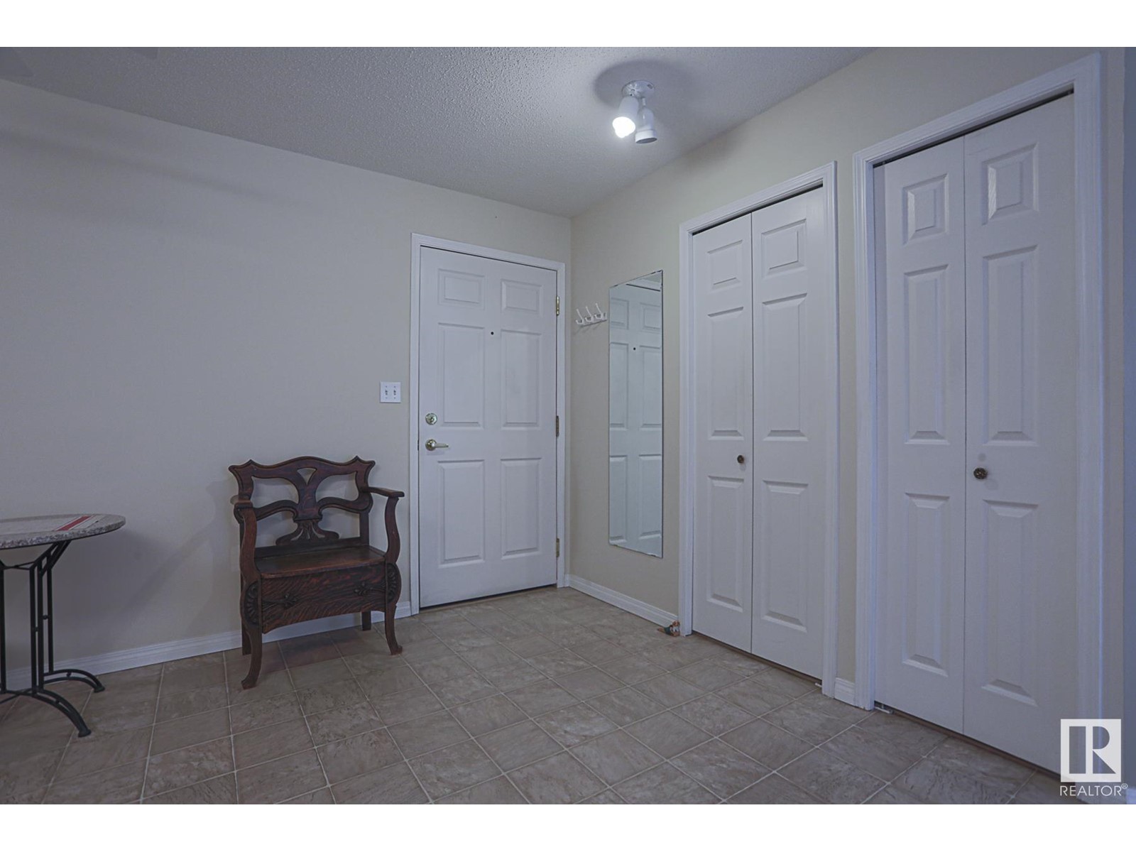 #408 9760 176 ST NW