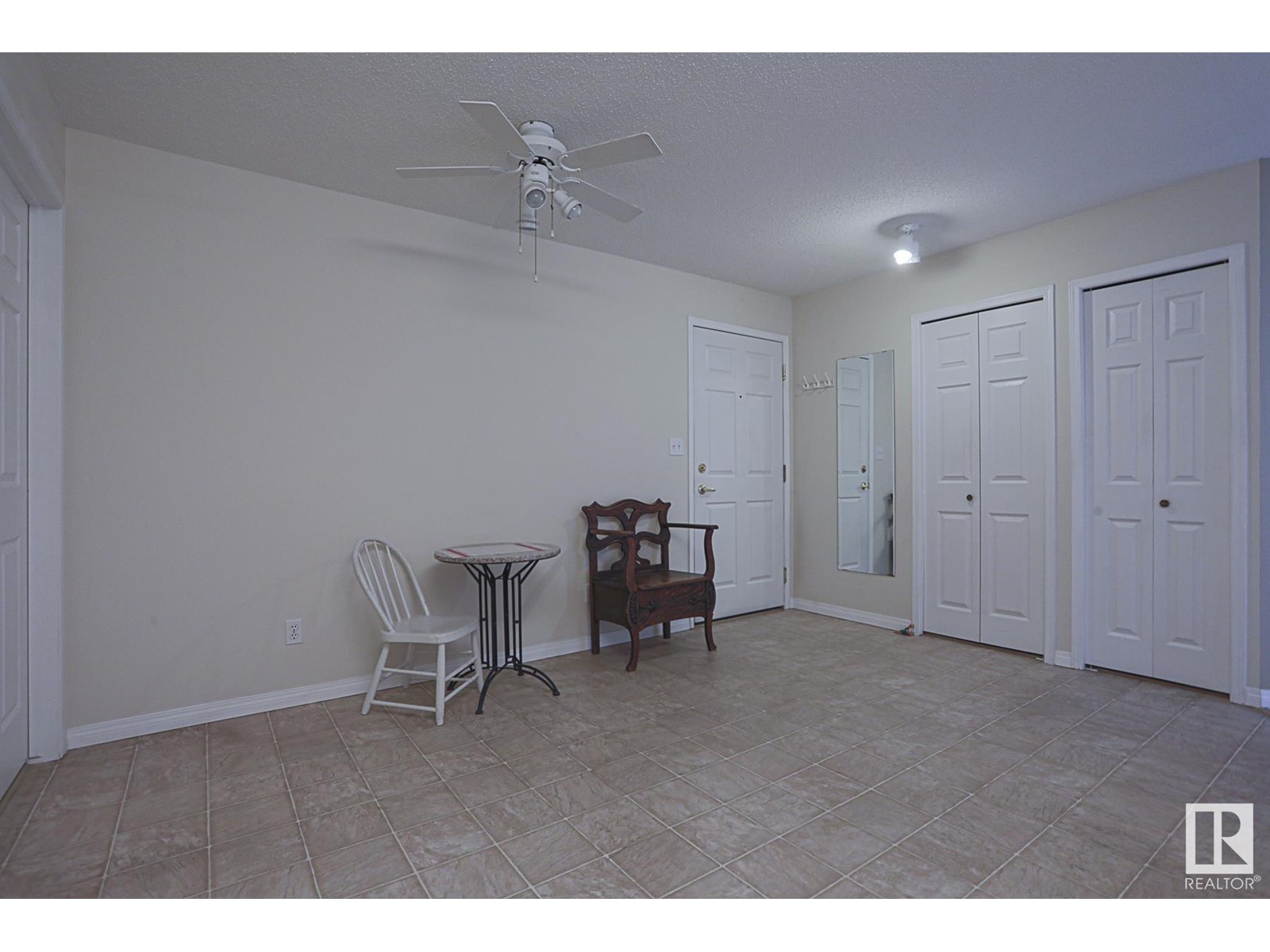 #408 9760 176 ST NW