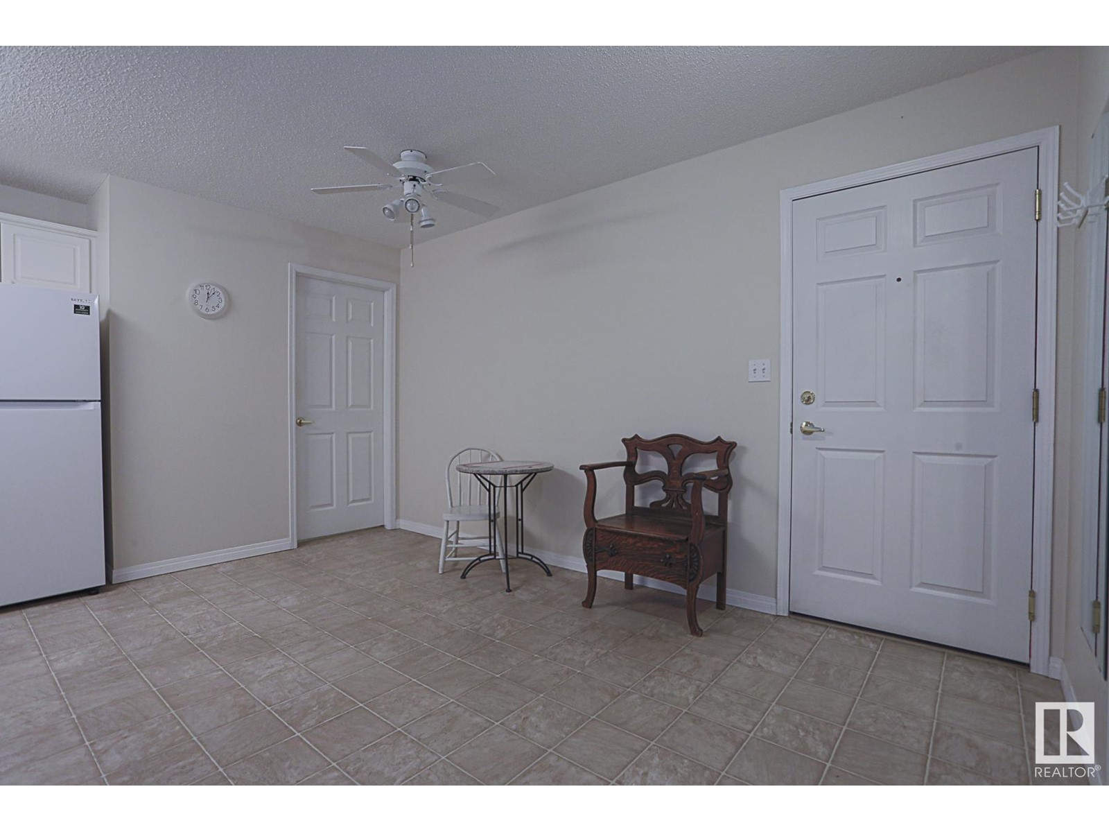#408 9760 176 ST NW
