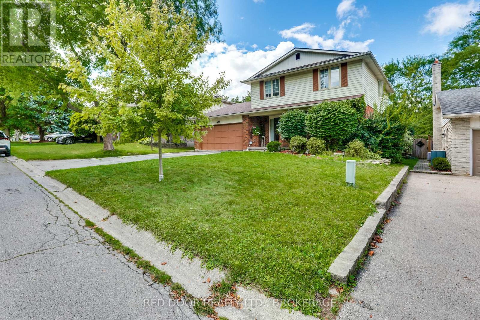 79 GREENBRIER CRESCENT