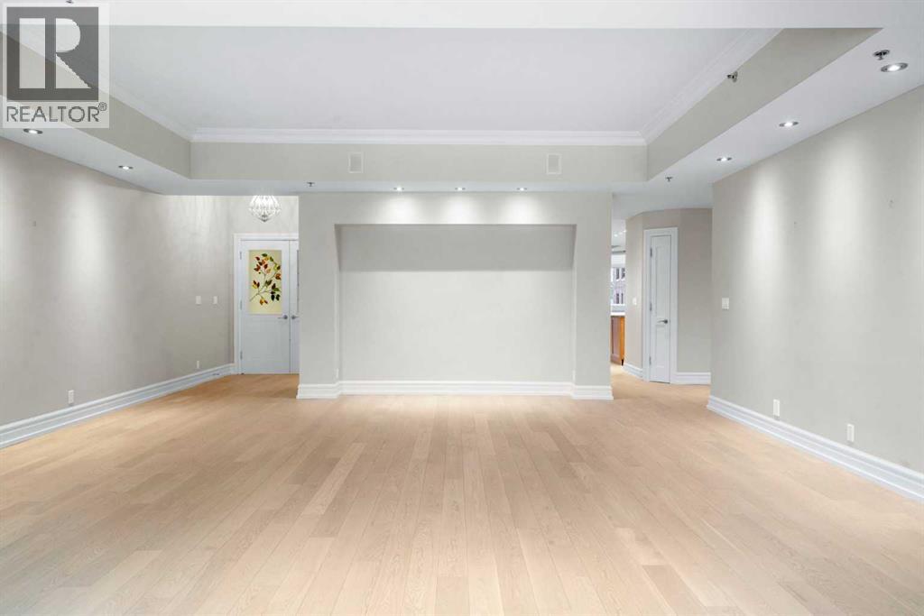 205, 600 Princeton Way SW