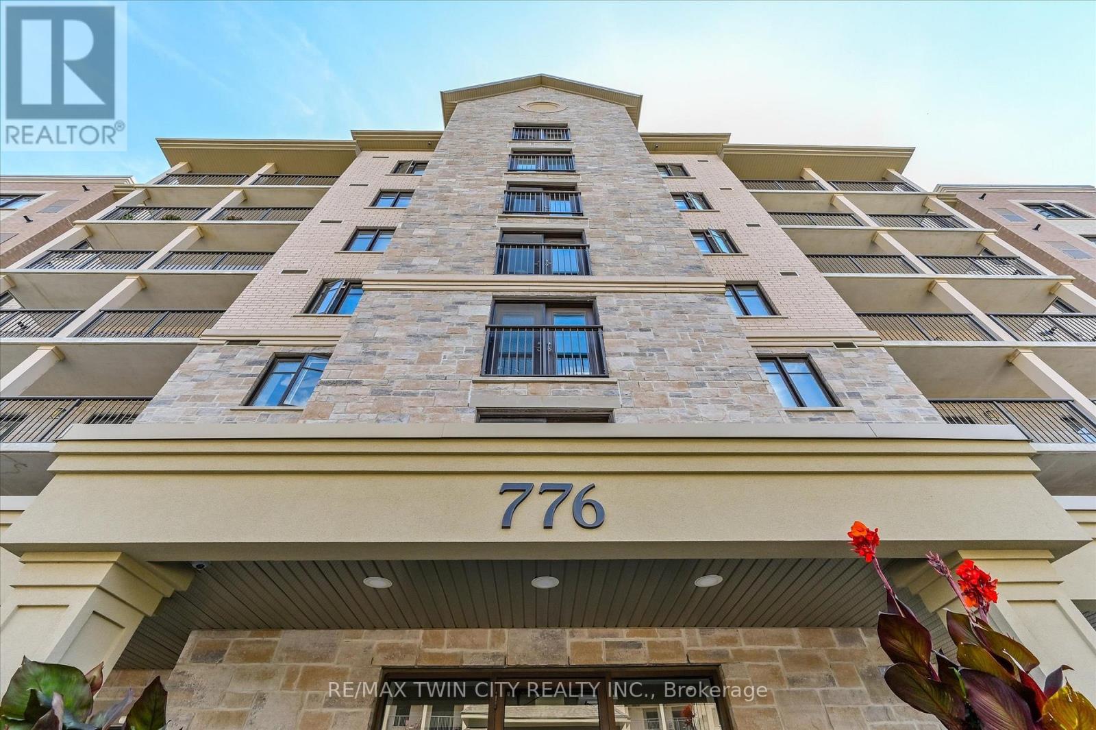 301 - 776 LAURELWOOD DRIVE