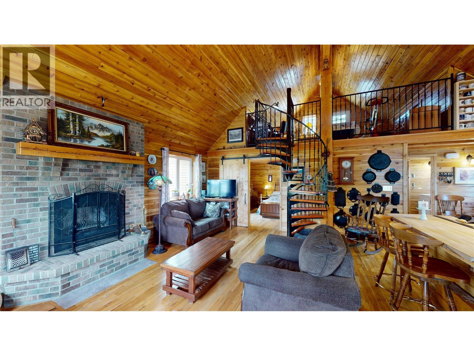 2122 Erickson Street