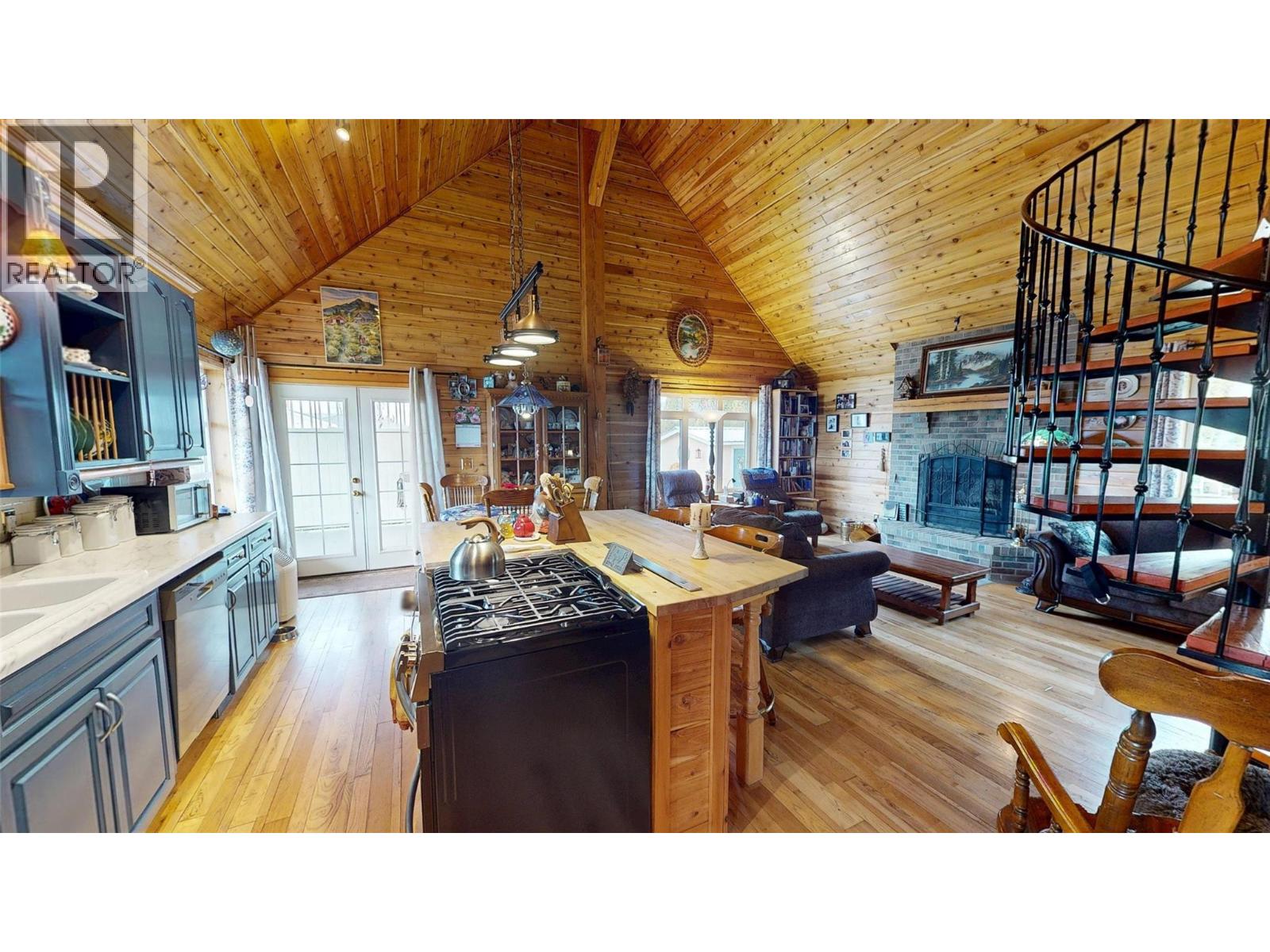 2122 Erickson Street