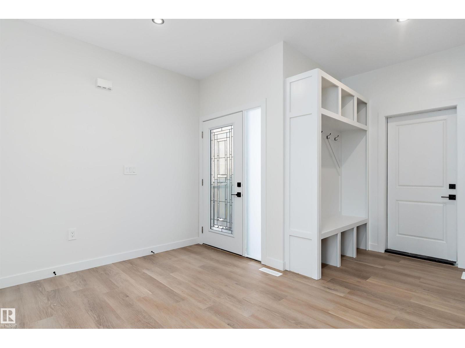 5 AXELWOOD CR