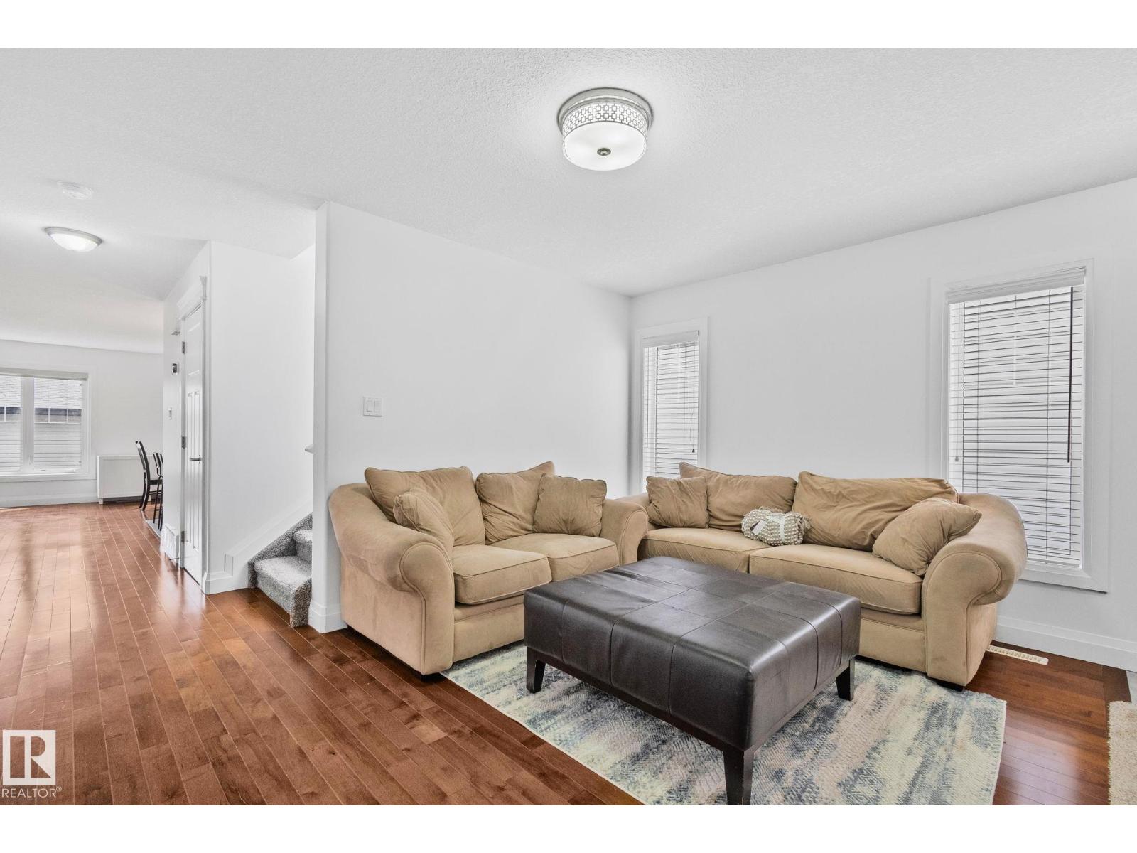 10813 66 AV NW