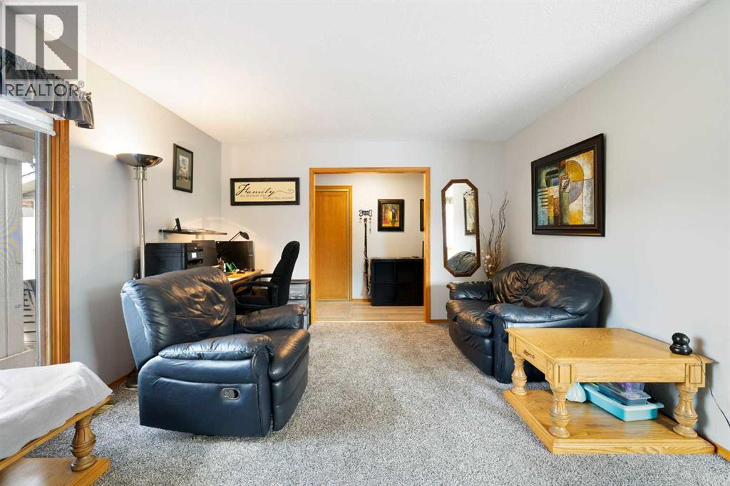 12 Thornwood Place NW